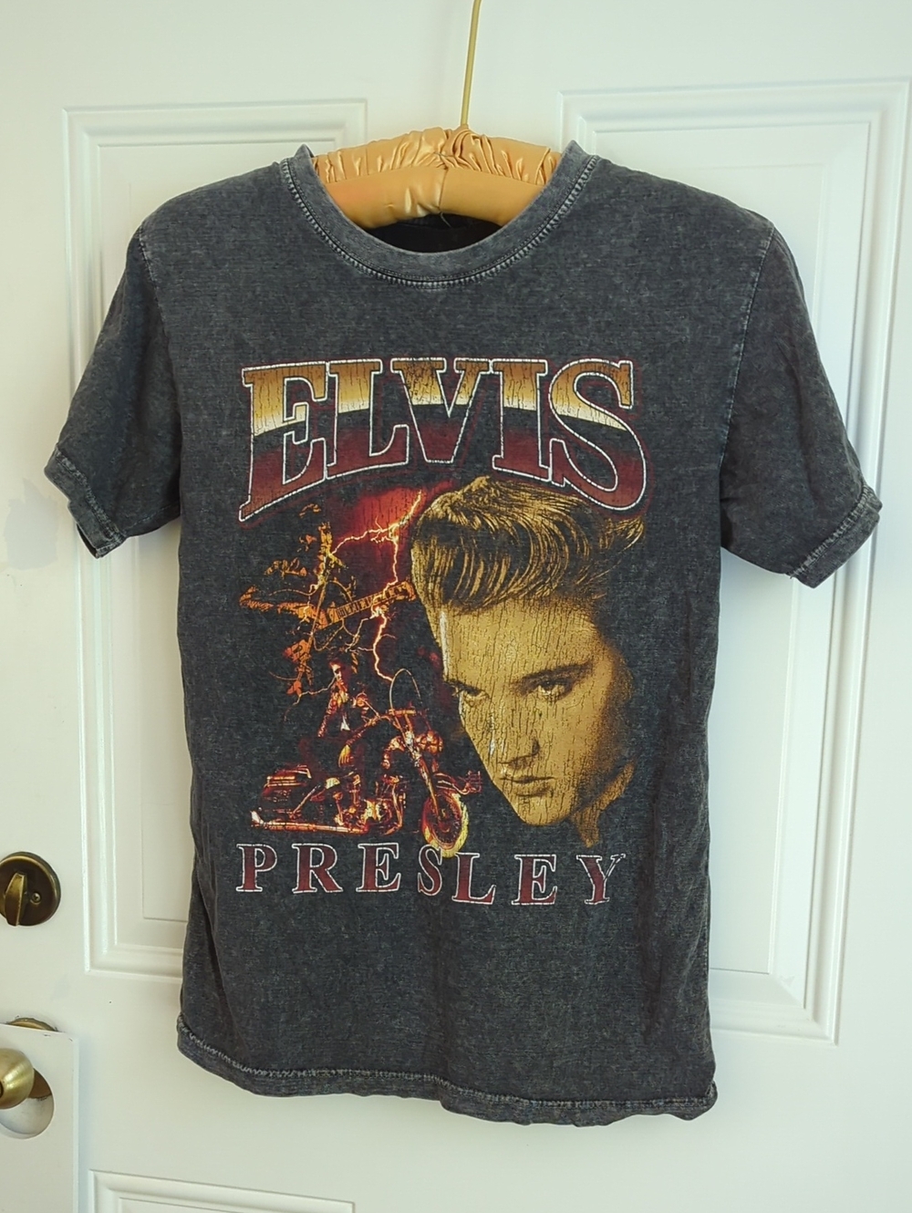 Elvis Presley Distressed T Shirt.